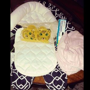 Infant head support. Read more in description area